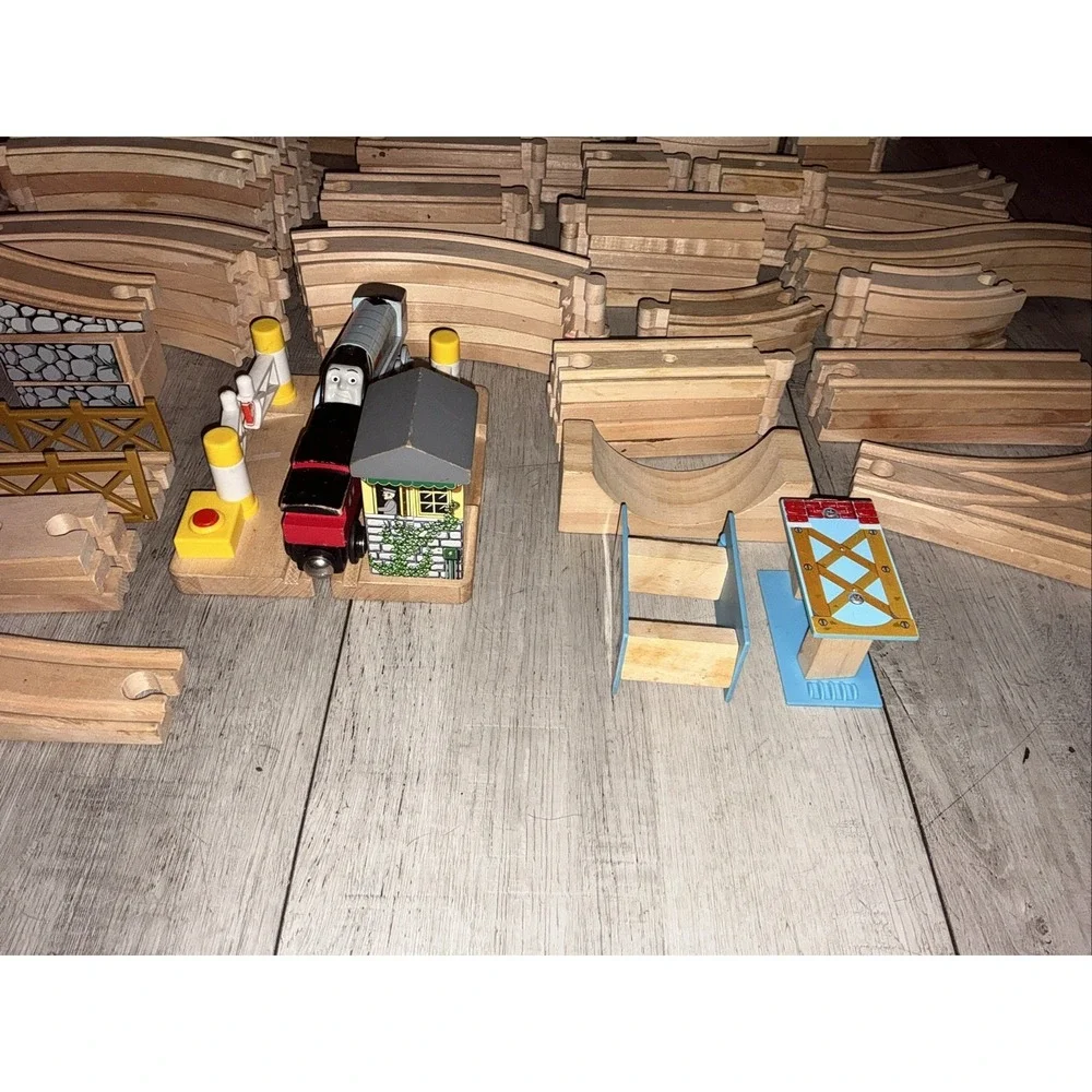 Vintage HUGE LOT Thomas & Friends Wooden Railway Trains Tracks And More! 100+ Pc